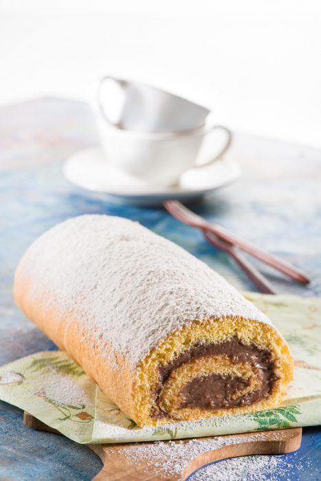 Brazo de gitano relleno de crema de chocolate