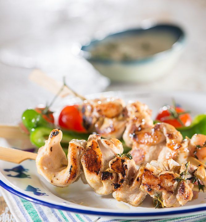 comida-para llevar-brochetas-pollo