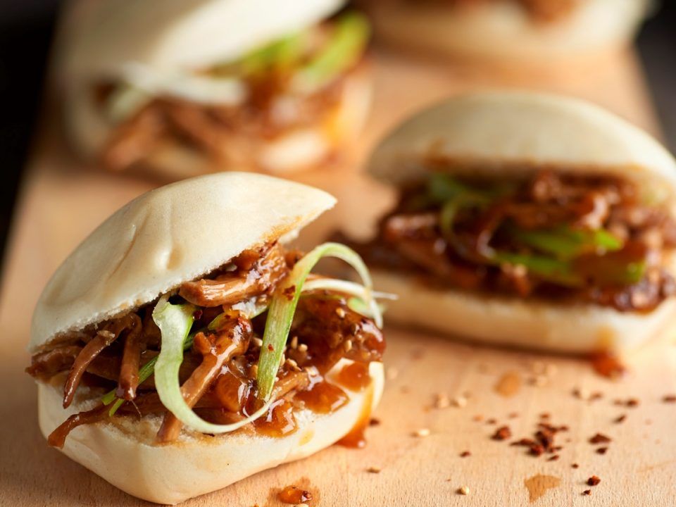 Bocadillitos de cerdo guisado con salsa dulce