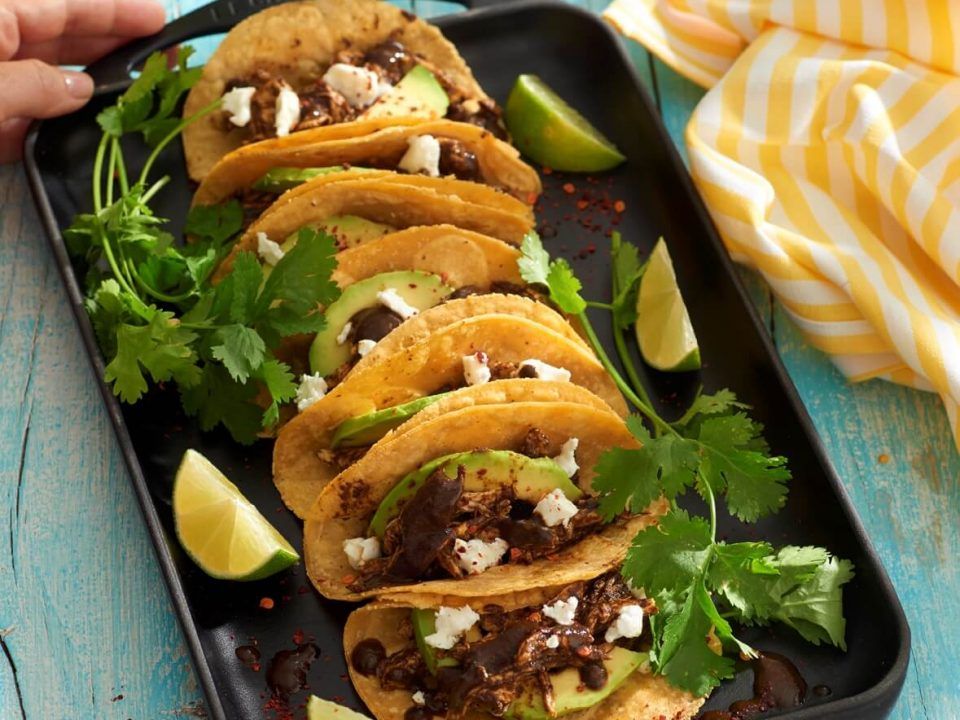 Tacos de pollo al mole dulce