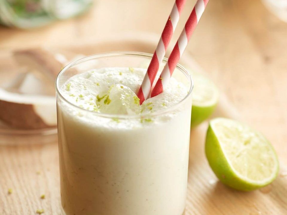 Smoothie de coco y lima