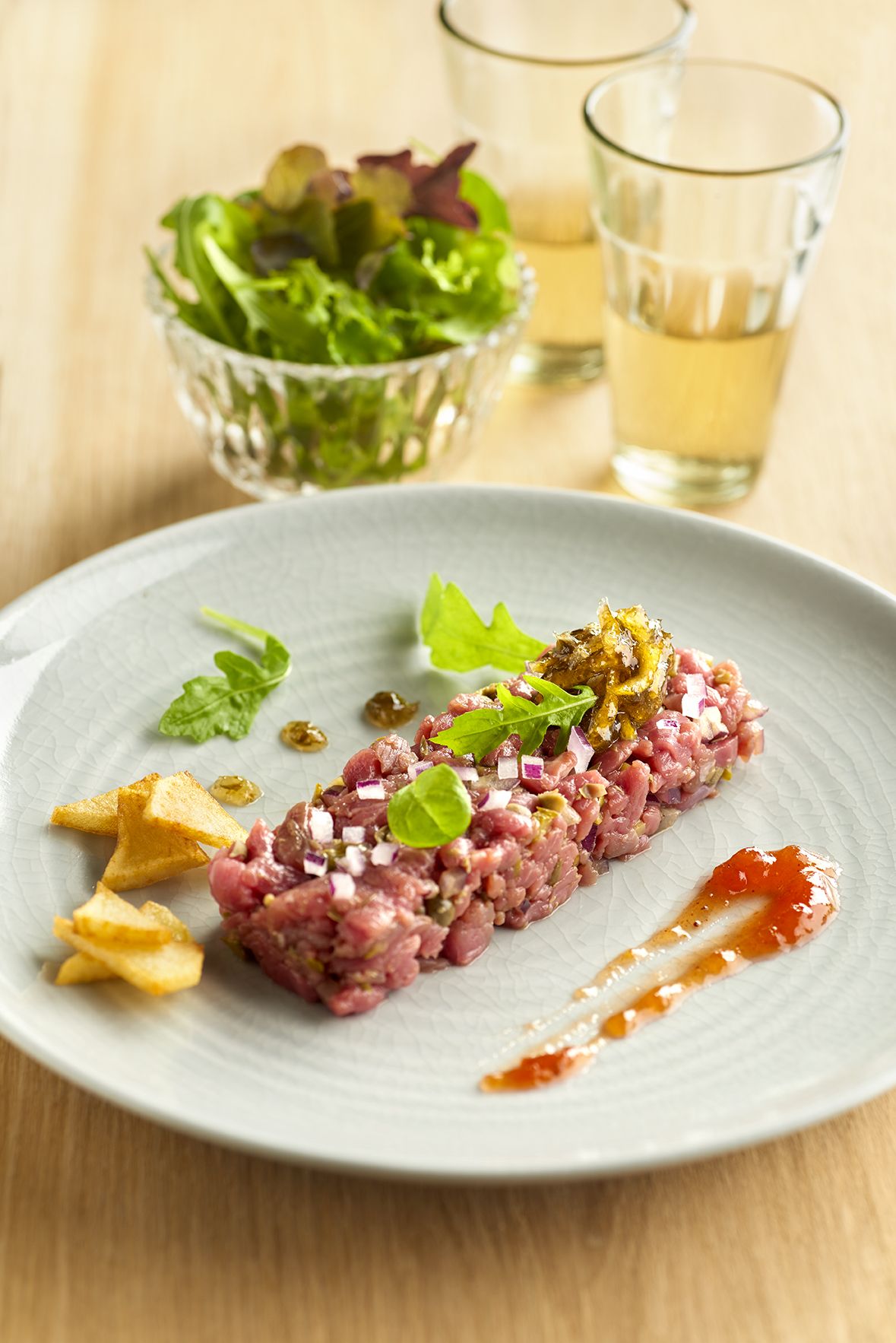 Steak Tartar con mermelada de limón y alcaparras